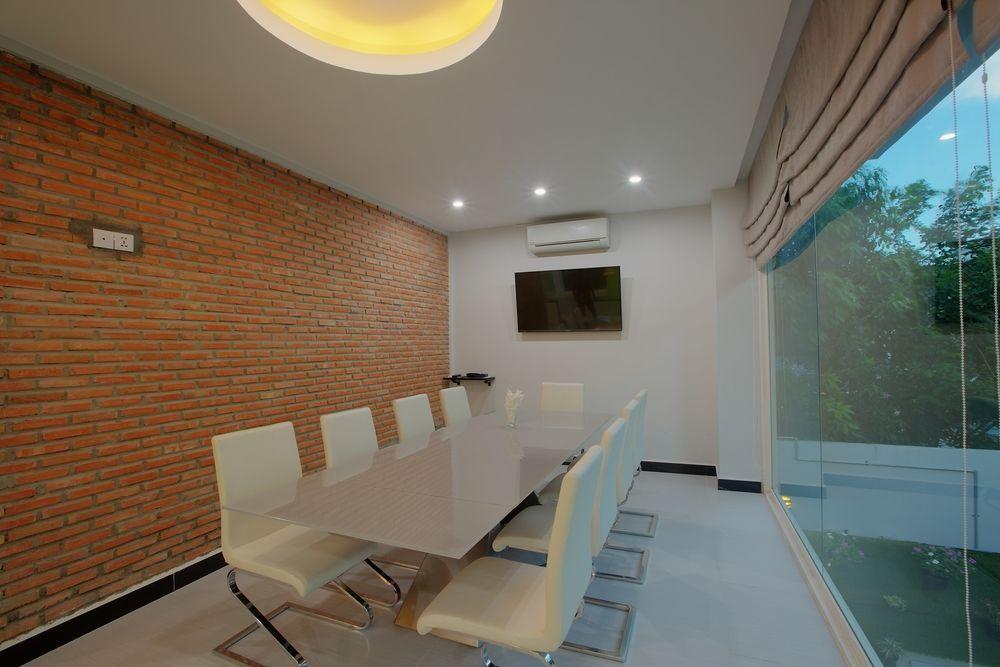 Colina Sky Hotel Phnom Penh Zewnętrze zdjęcie