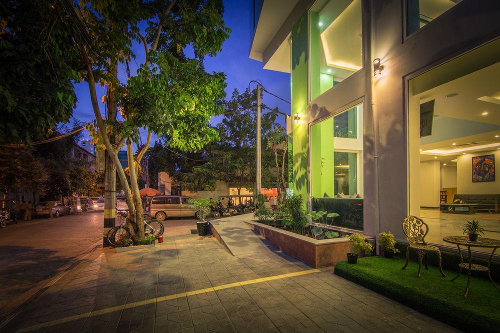 Colina Sky Hotel Phnom Penh Zewnętrze zdjęcie