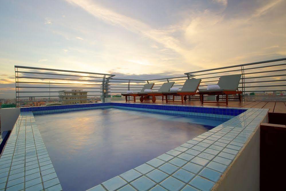 Colina Sky Hotel Phnom Penh Zewnętrze zdjęcie
