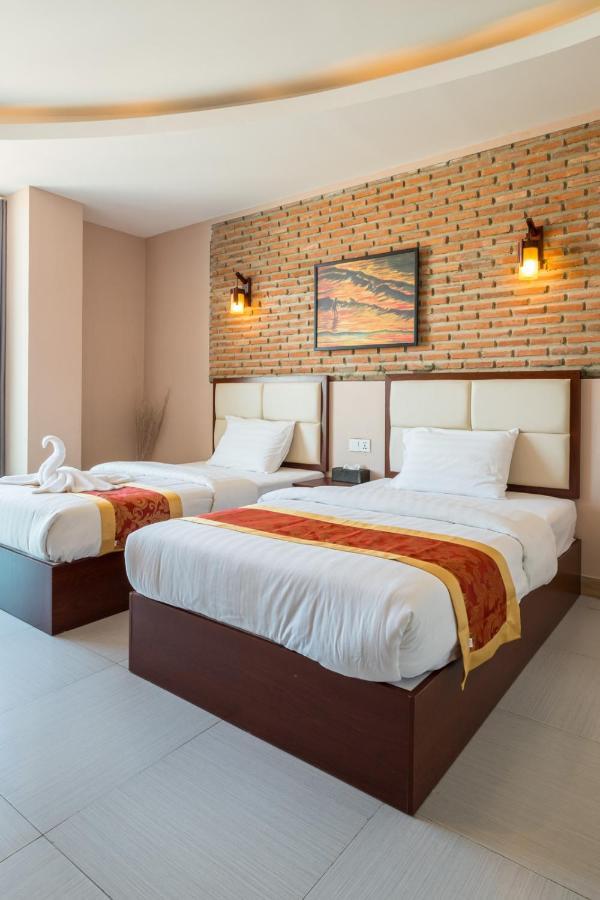 Colina Sky Hotel Phnom Penh Zewnętrze zdjęcie